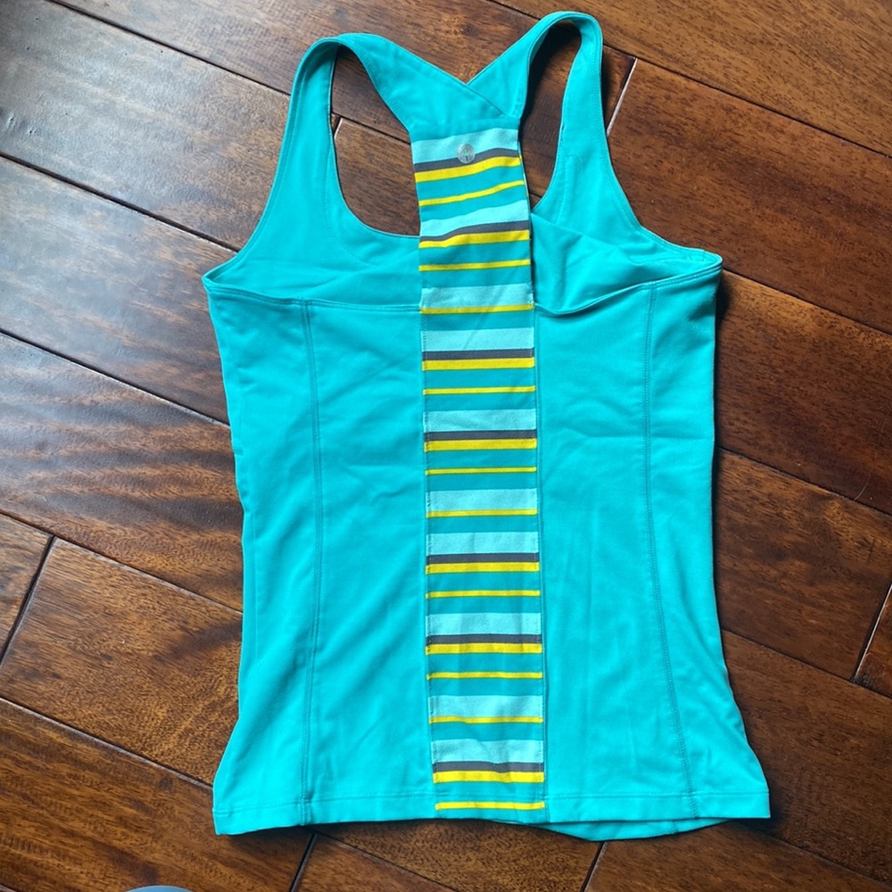 Beautiful top for exercising - Picture 3 of 5